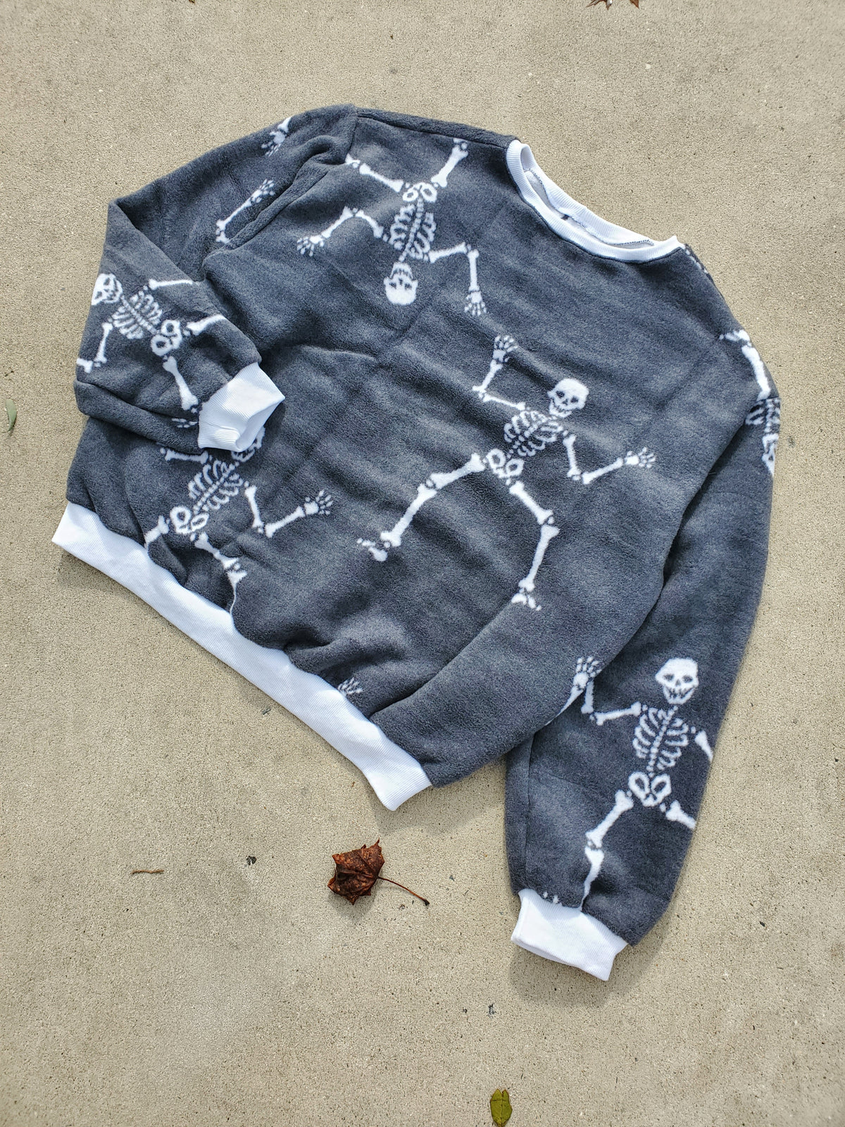 Dancing Bones Crew (fits up to XL)