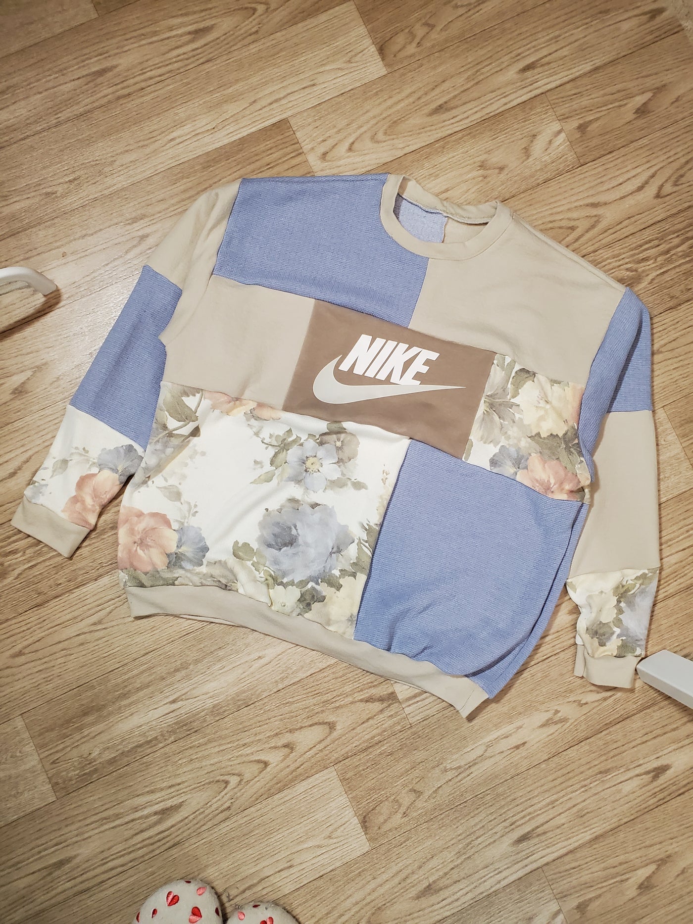 Vintage Bloom Patch Crew