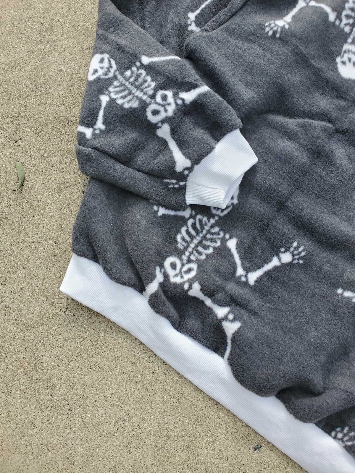 Dancing Bones Crew (fits up to XL)