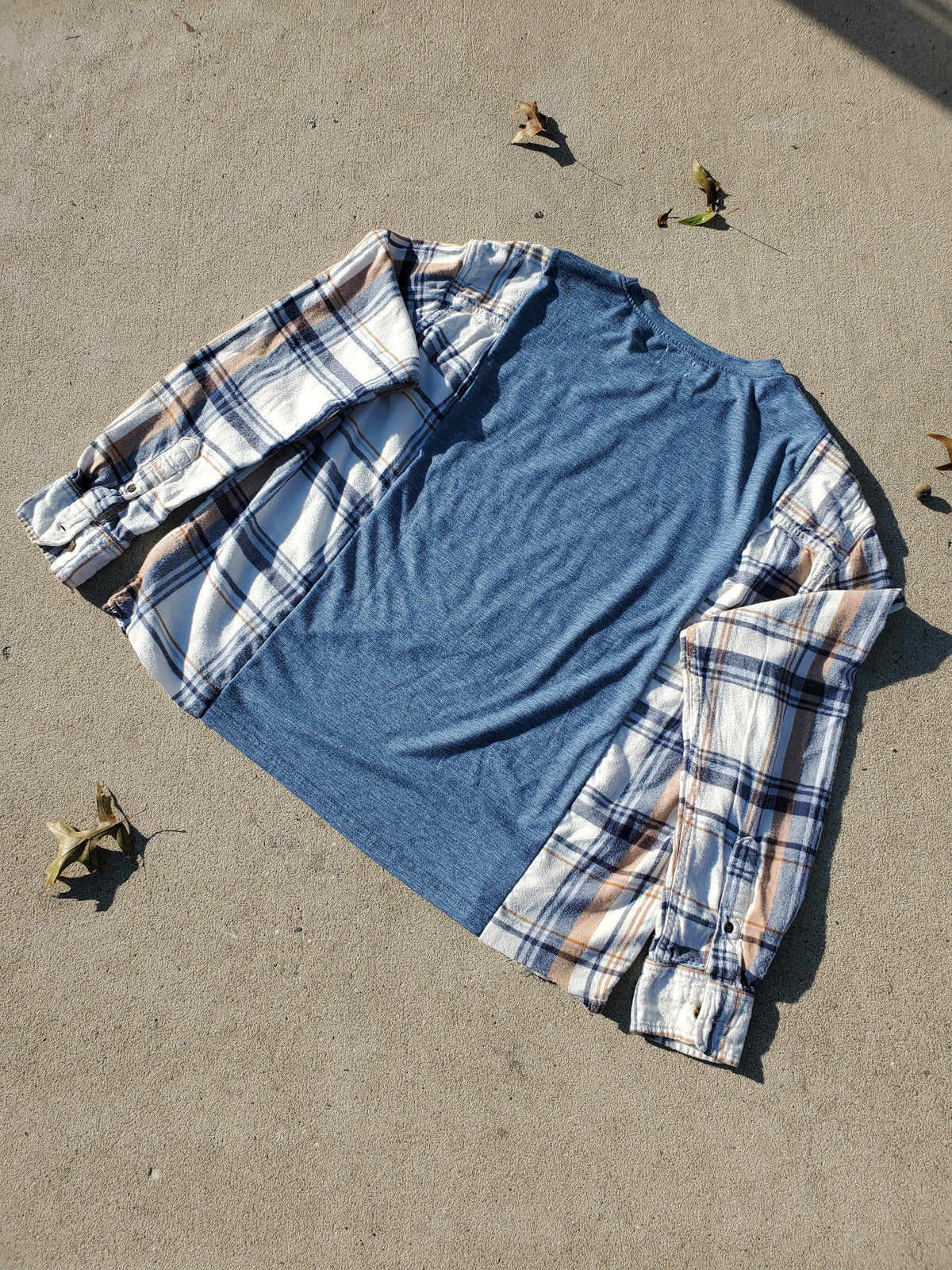 Sunrise Trails Campfire Tee (fits up to L)